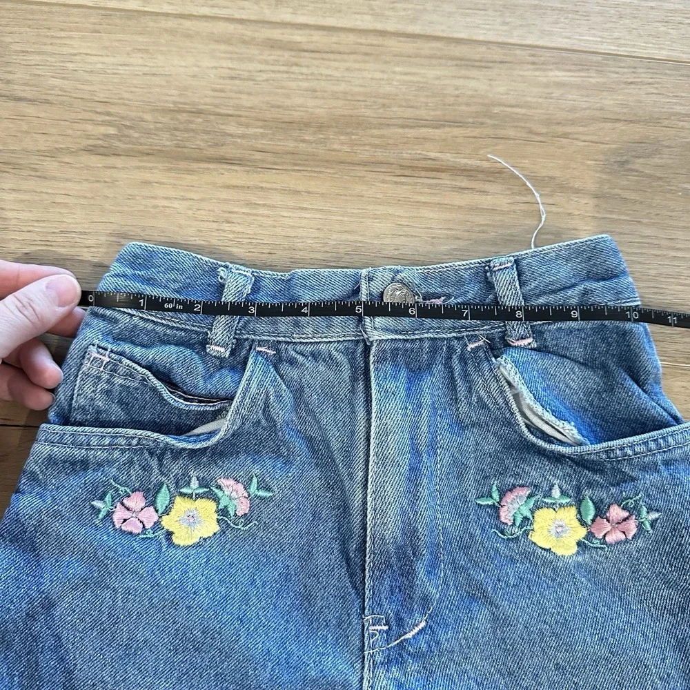 VTG 90's Girl 6/7 Denim Blue Jeans Light‎ Wash Flower Embroidery Cotton
